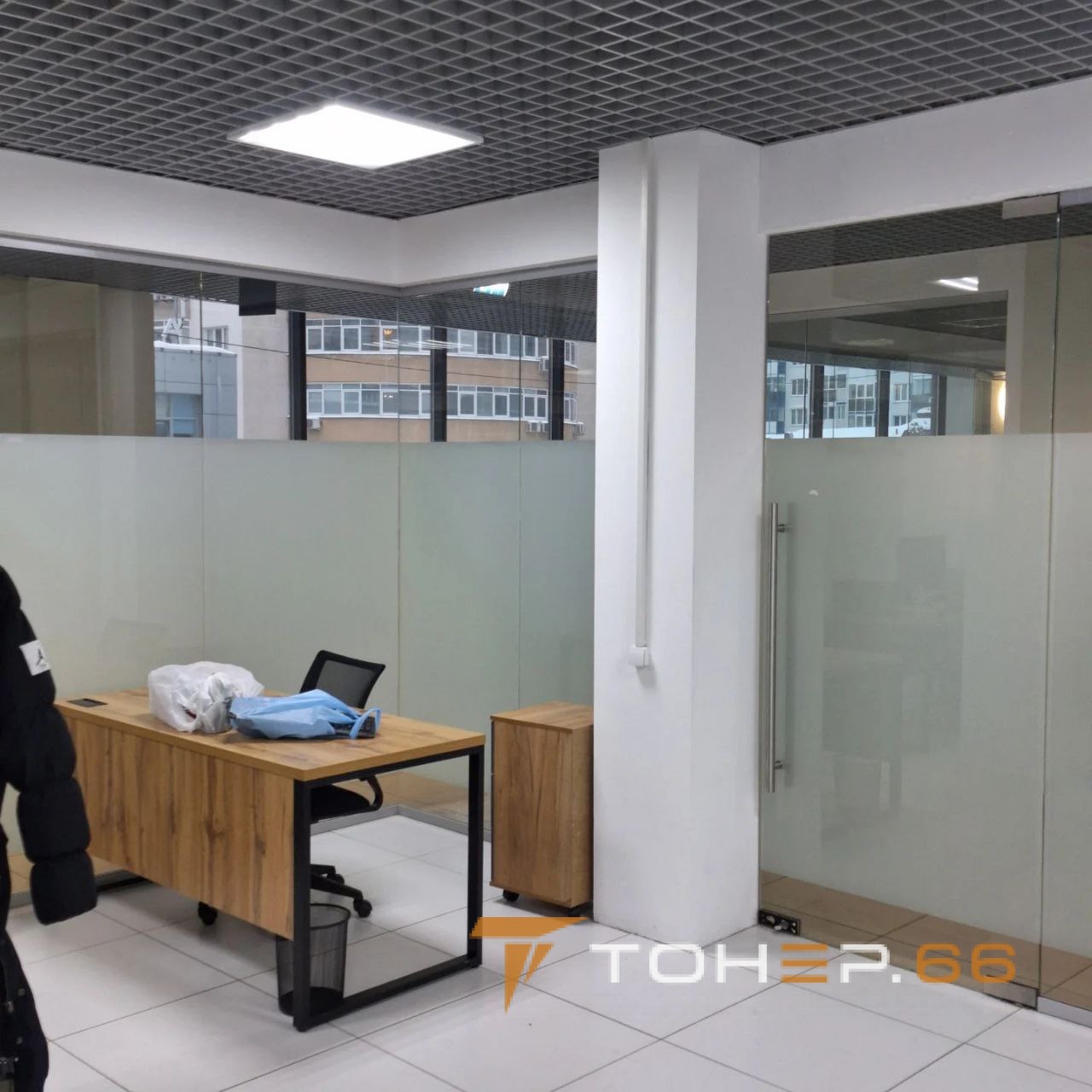 Матирование витрин и офисных перегородок